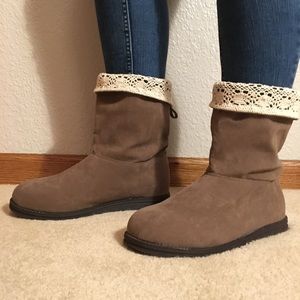 Muk Luk Brown Boots w/ Lace Detail (Size 10)